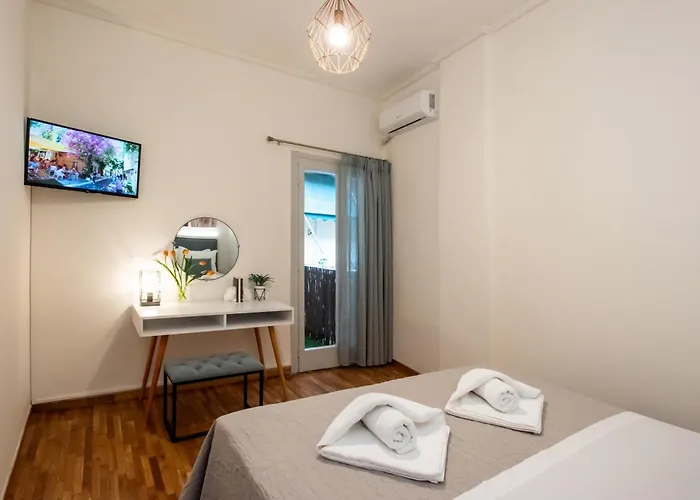 Relax Under Acropolis